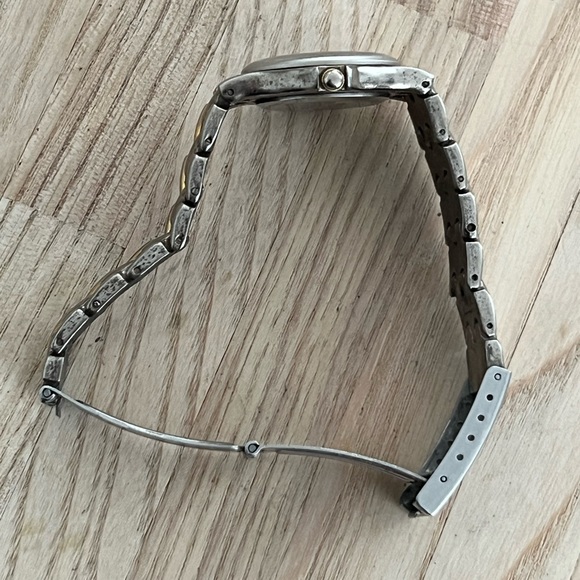 Sag Harbor Ladies Watch Two Tone Bracelet Stainless Dial Gold Tone Hands Markers - Picture 7 of 12